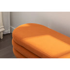Panca contenitore imbottita con gambe in legno