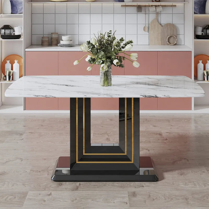 Tavolo da pranzo. Piano in finto marmo bianco. Gambe in MDF nero con linee dorate e base nera